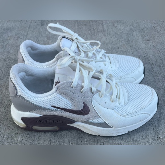 Nike Air Max Women's Sneakers - Picture 3 of 7